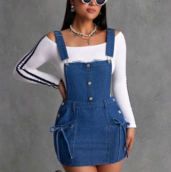 Women Casual Button Decor Pocket Strap Denim Overall Dress, Daily Wear - Picture 4 of 5
